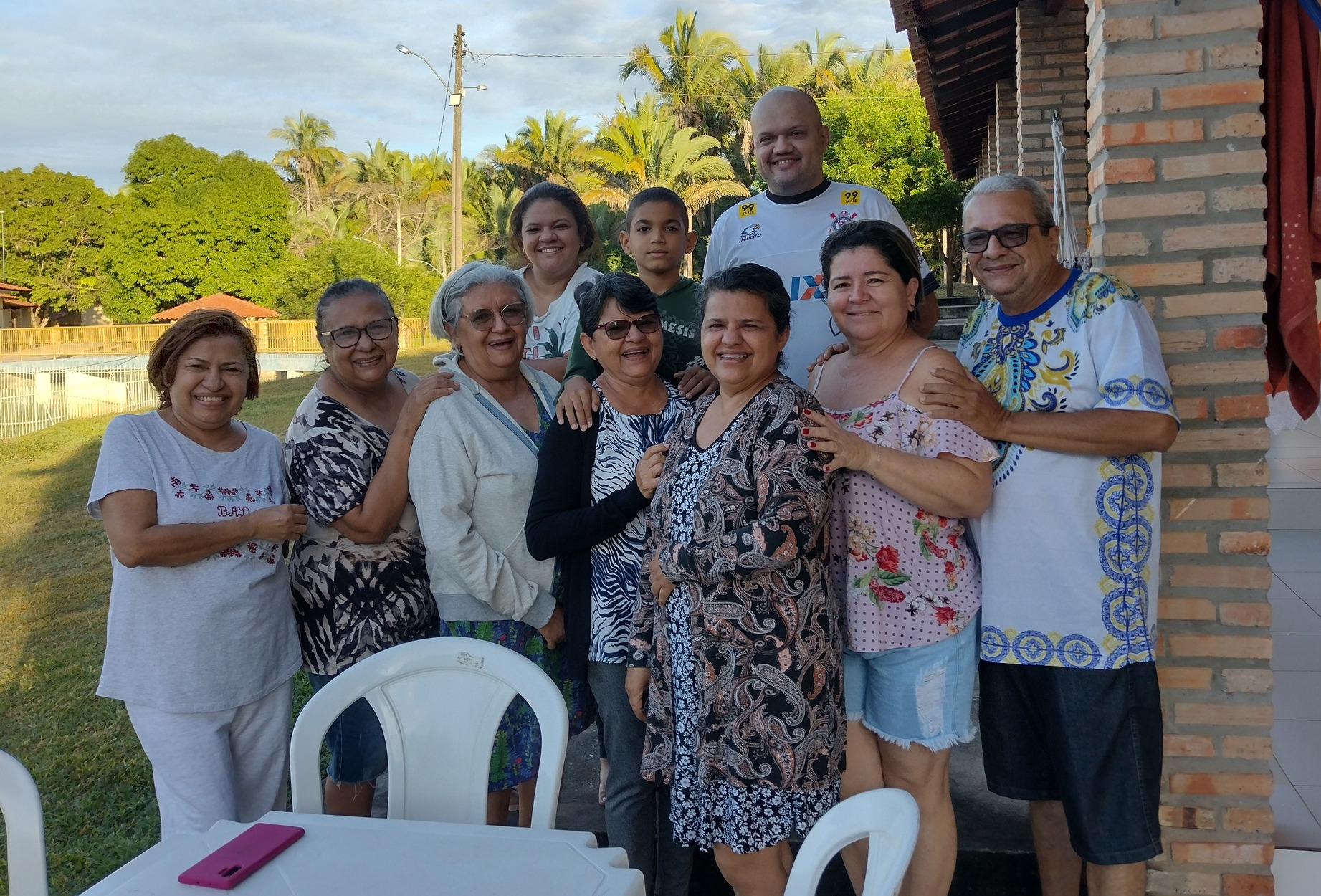Irmaos Família